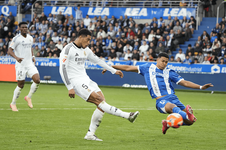 C7娱乐-皇马主帅因违规被罚下,无缘重要比赛怎么办